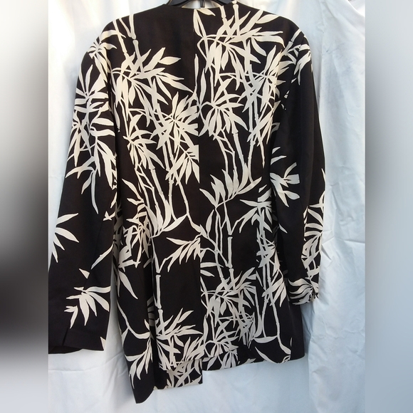 Black and White Women's open front blazer 20 - Picture 8 of 8